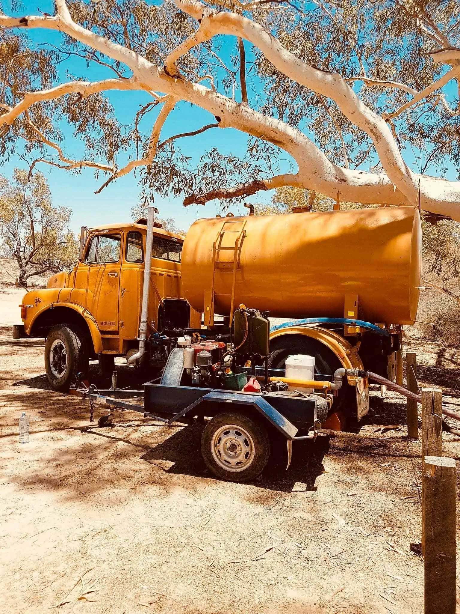 Innamincka-Hotel-Tanker-4455